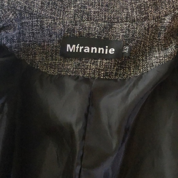 Gray Blazer (C) - Picture 5 of 8